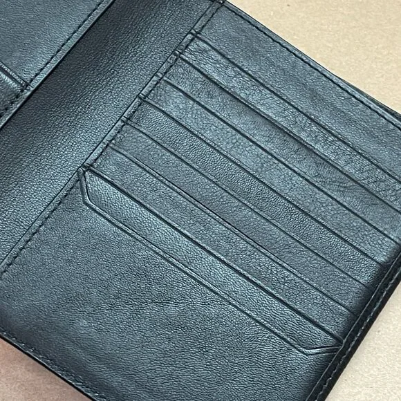 TUMI black leather bifold passport wallet Rfid protected slim profile travel - Picture 4 of 9